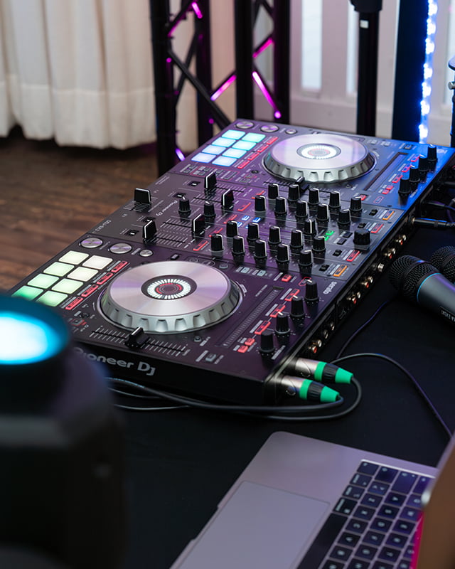 DJ-kalusto ja ohjaimet Ruska Eventin käytössä